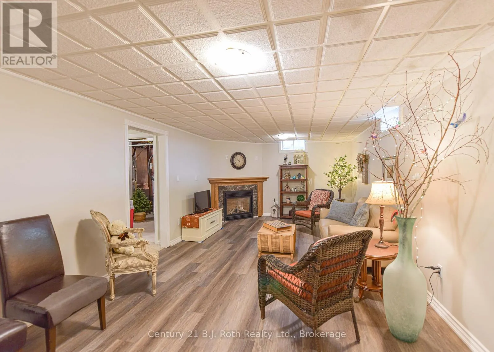 3196 MONARCH DRIVE