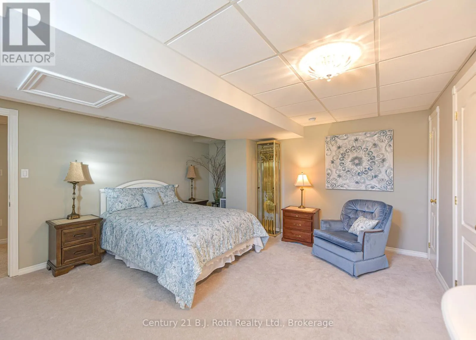 3196 MONARCH DRIVE