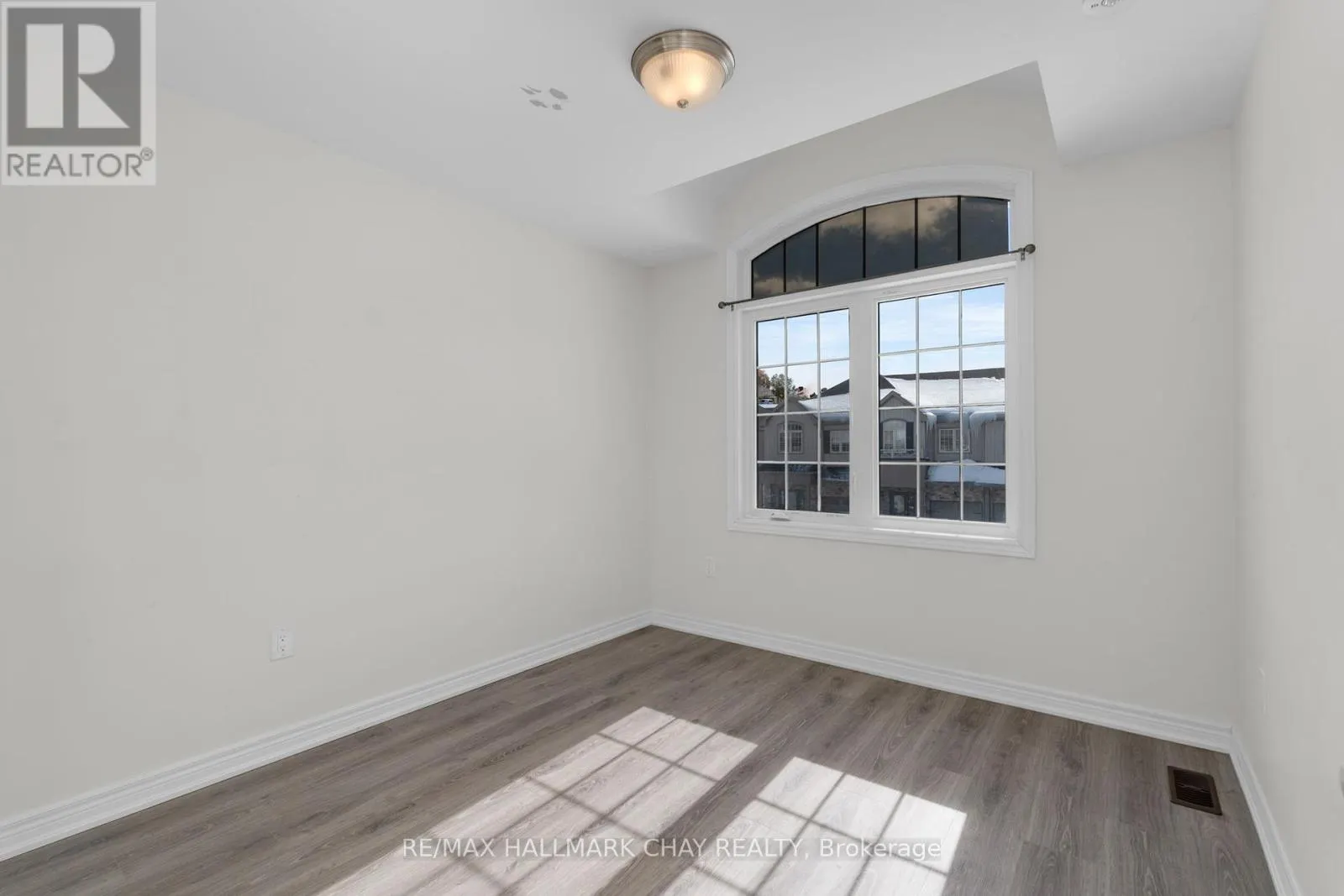 24 CHURCHLEA MEWS