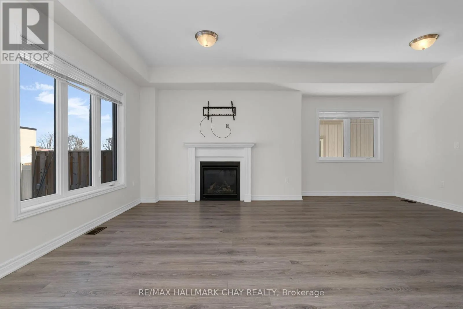 24 CHURCHLEA MEWS