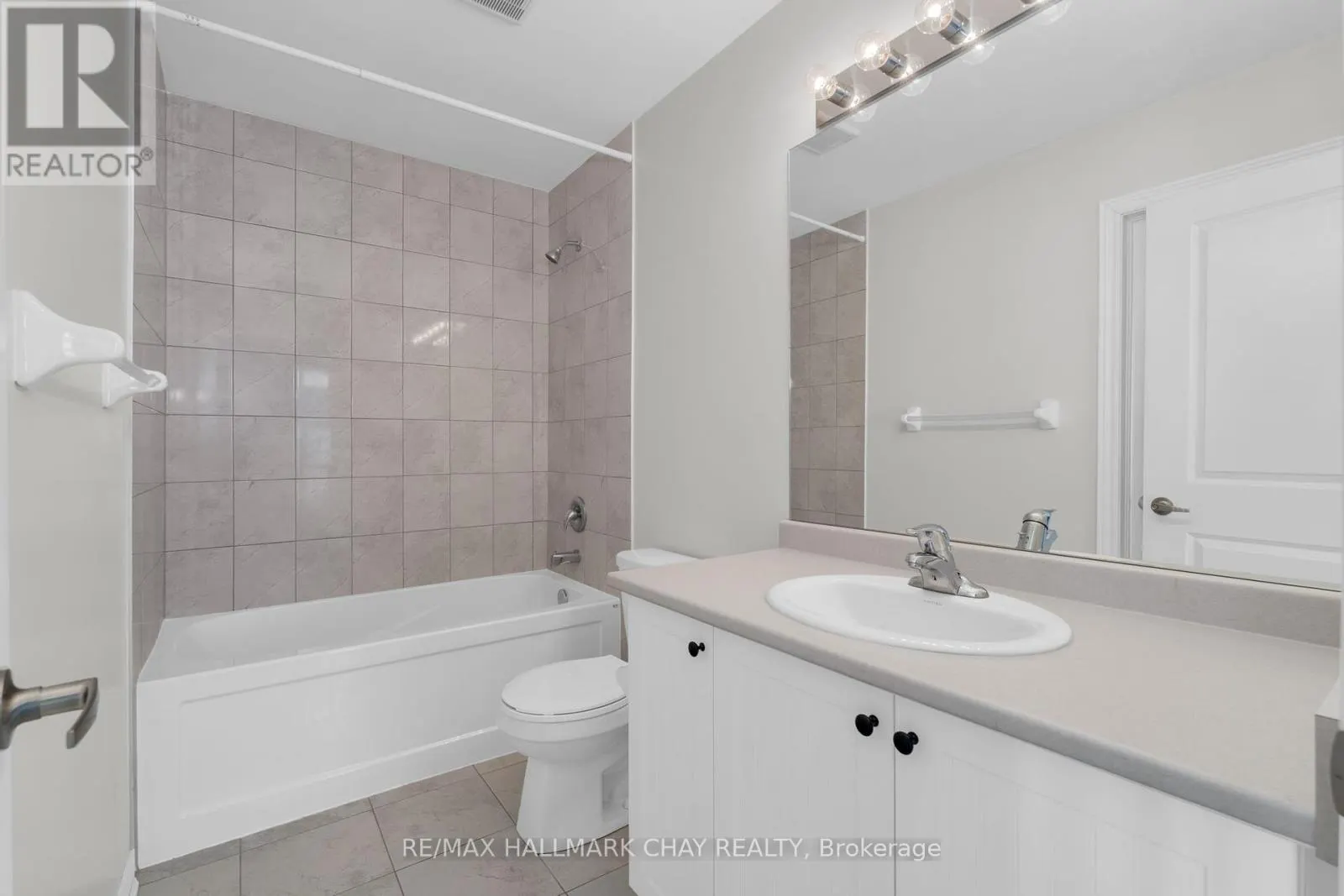 24 CHURCHLEA MEWS