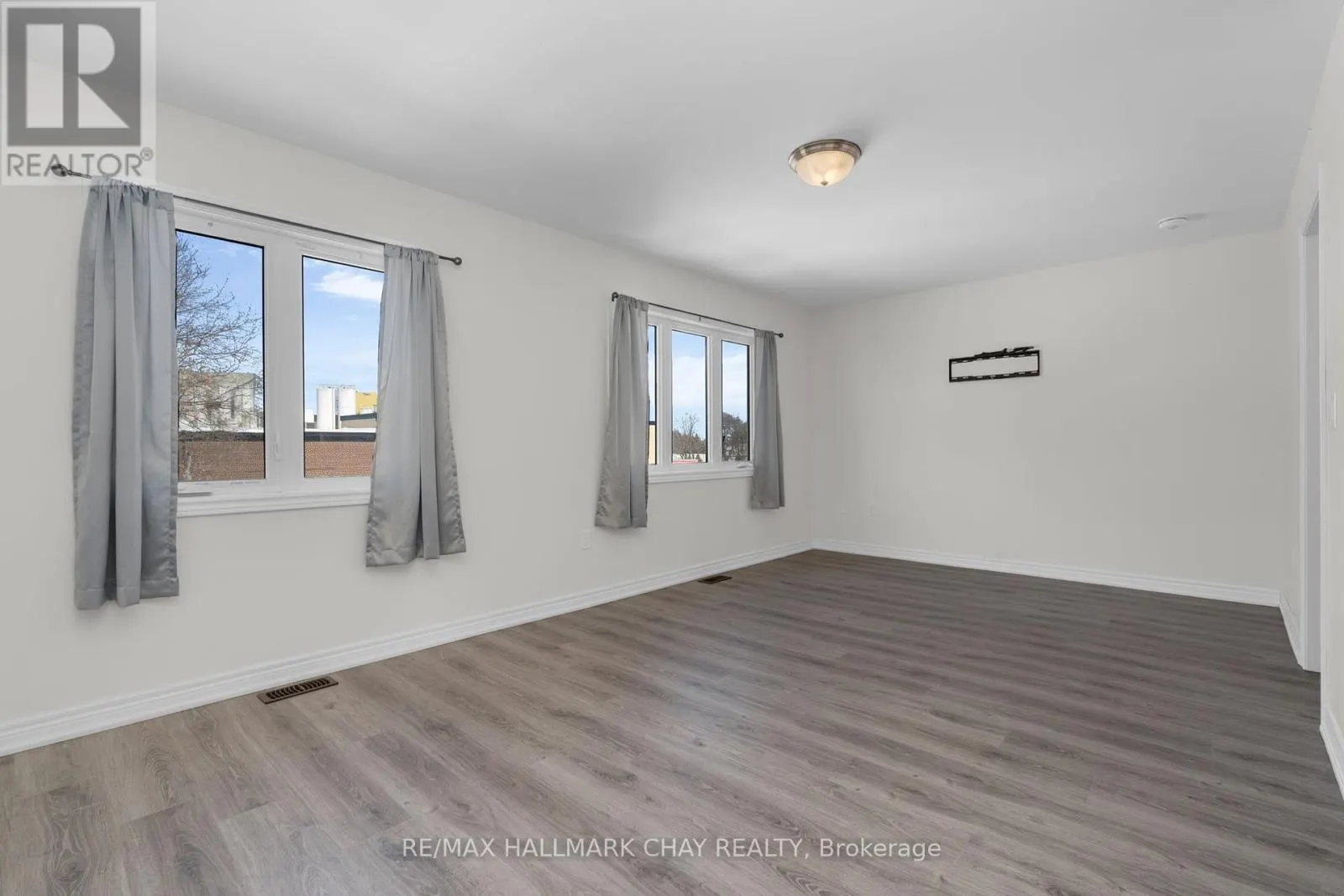 24 CHURCHLEA MEWS
