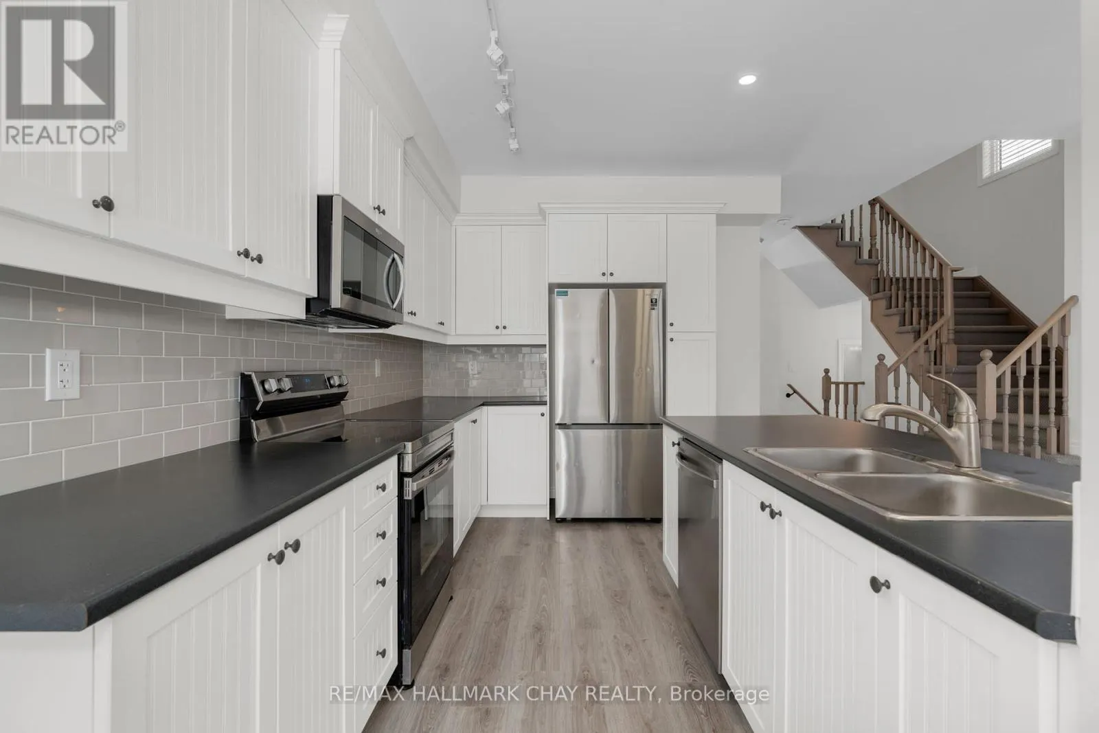 19 CHURCHLEA MEWS