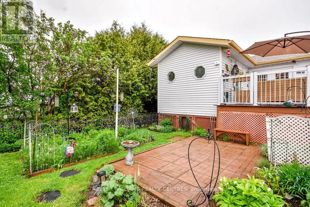 658 MANLY STREET