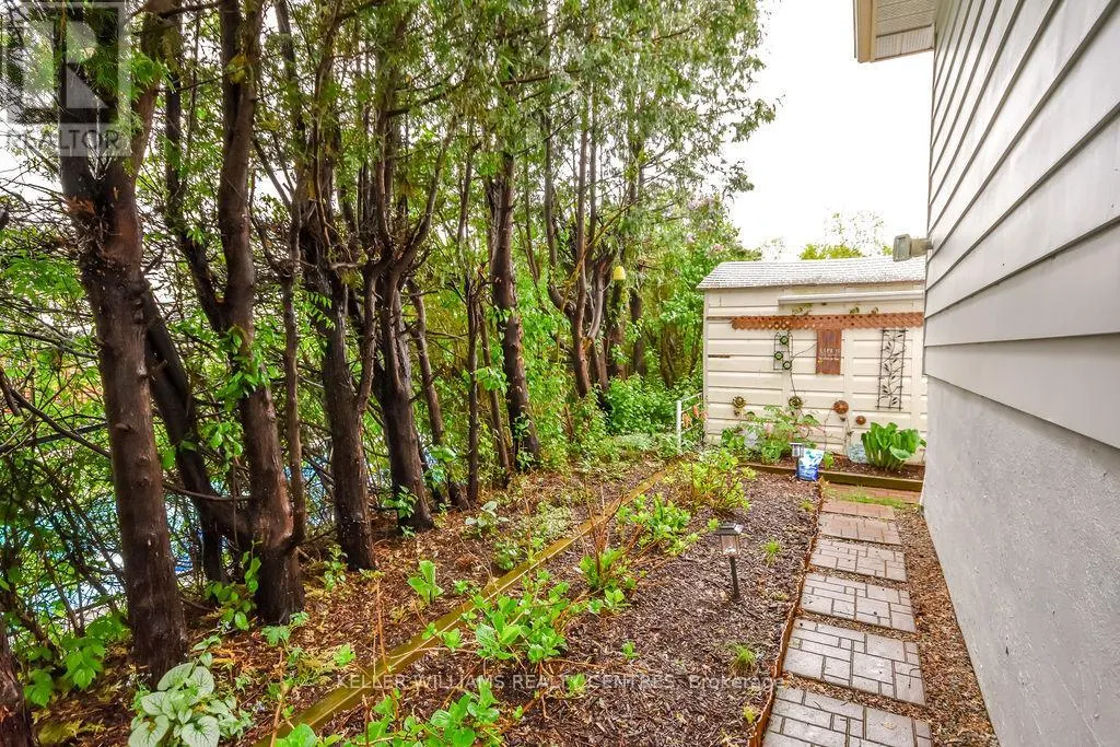 658 MANLY STREET