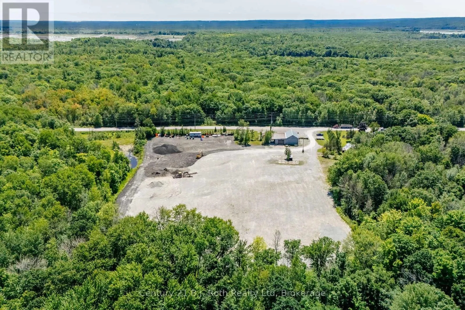 2565 QUARRY ROAD