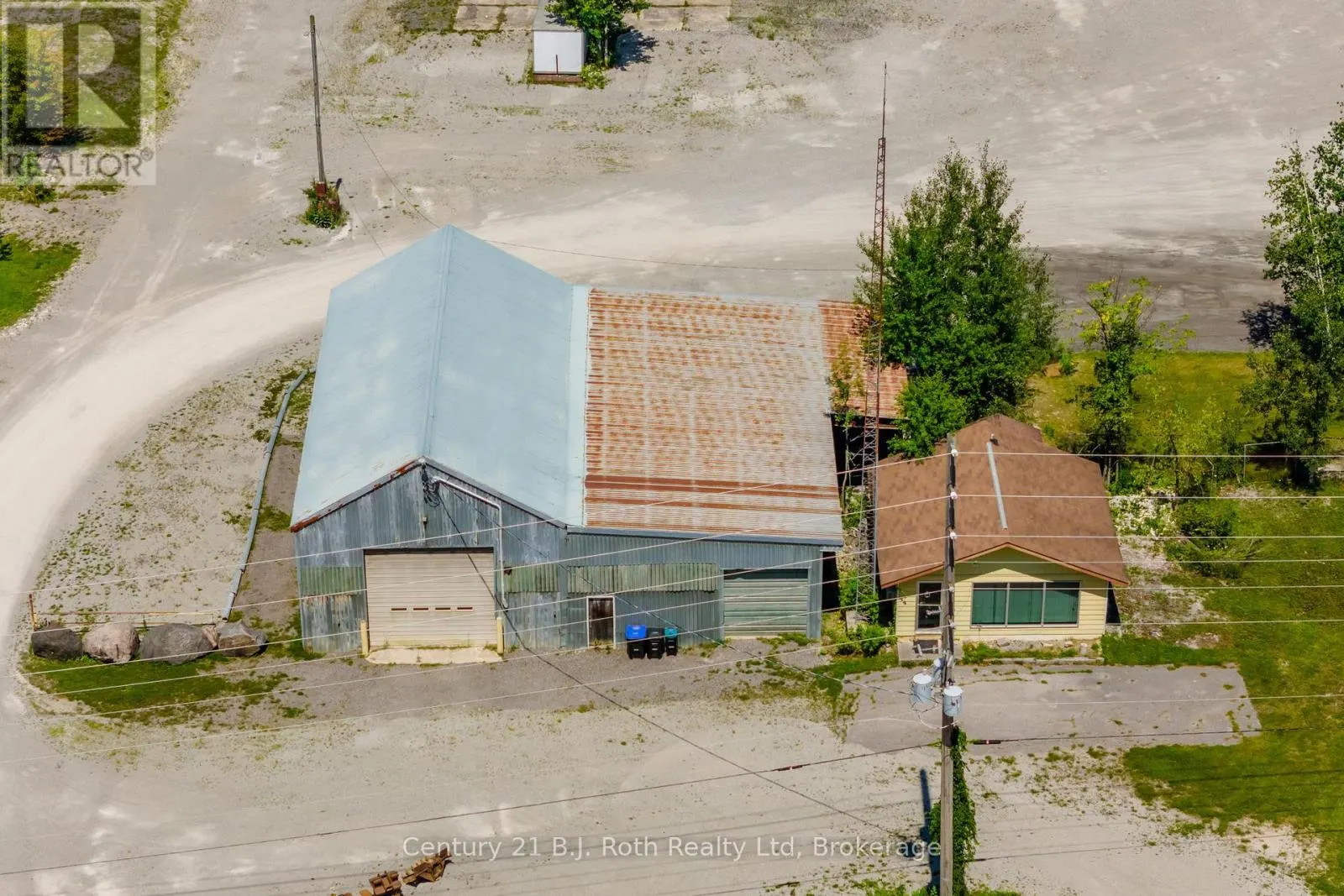 2565 QUARRY ROAD