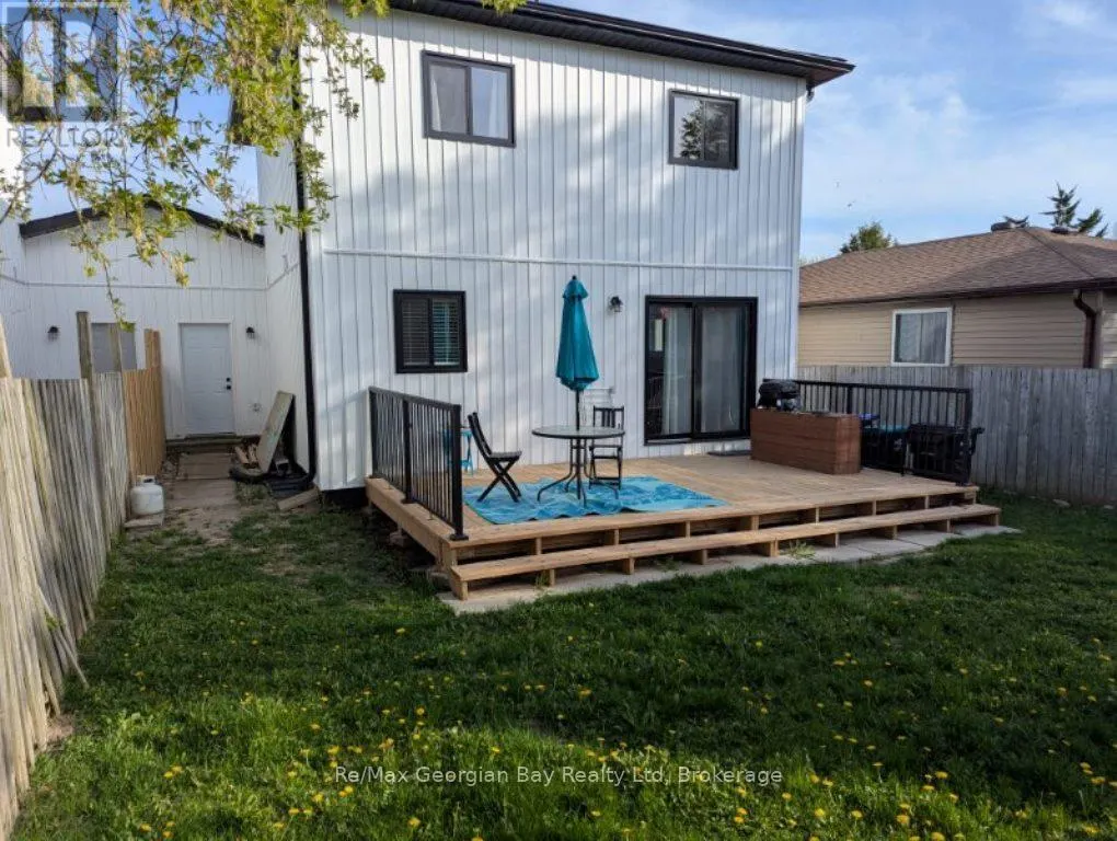 334 ROSE CRESCENT