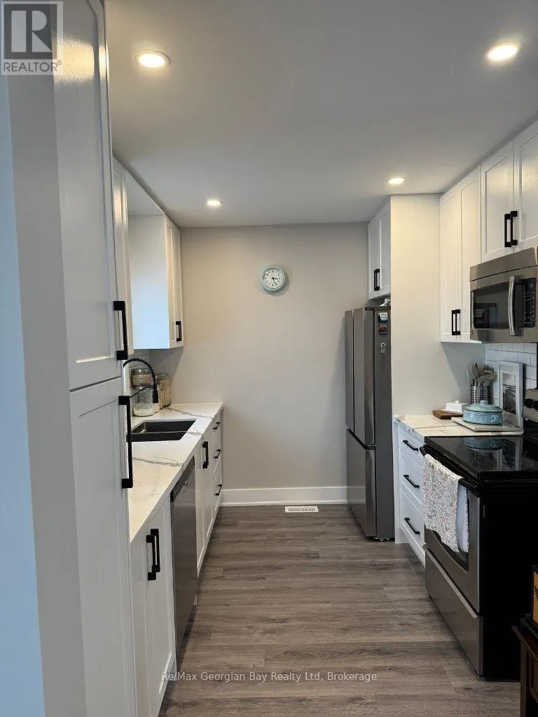 334 ROSE CRESCENT