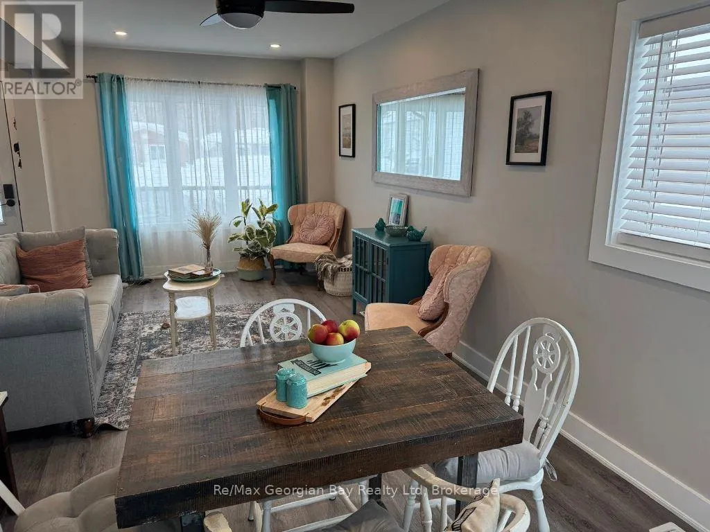 334 ROSE CRESCENT