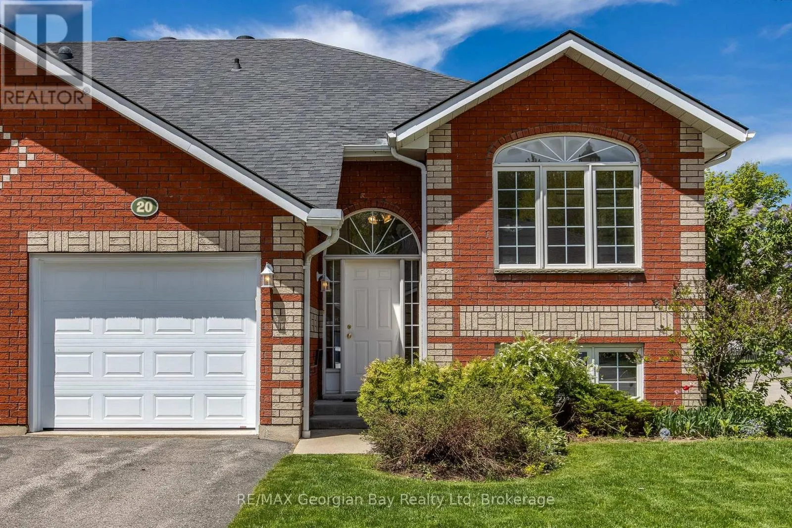 20 - 90 THOMPSON ROAD, #20