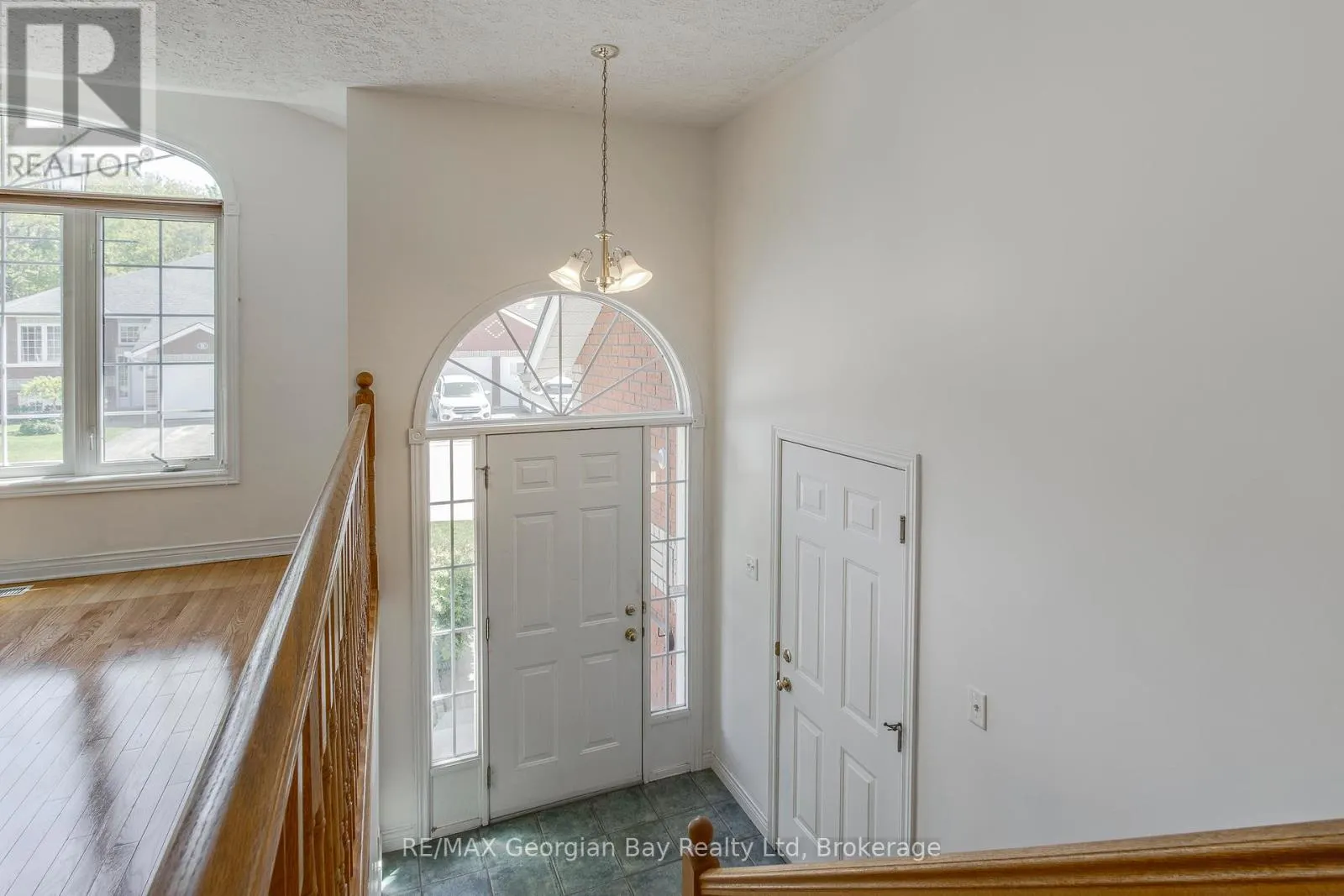 20 - 90 THOMPSON ROAD, #20