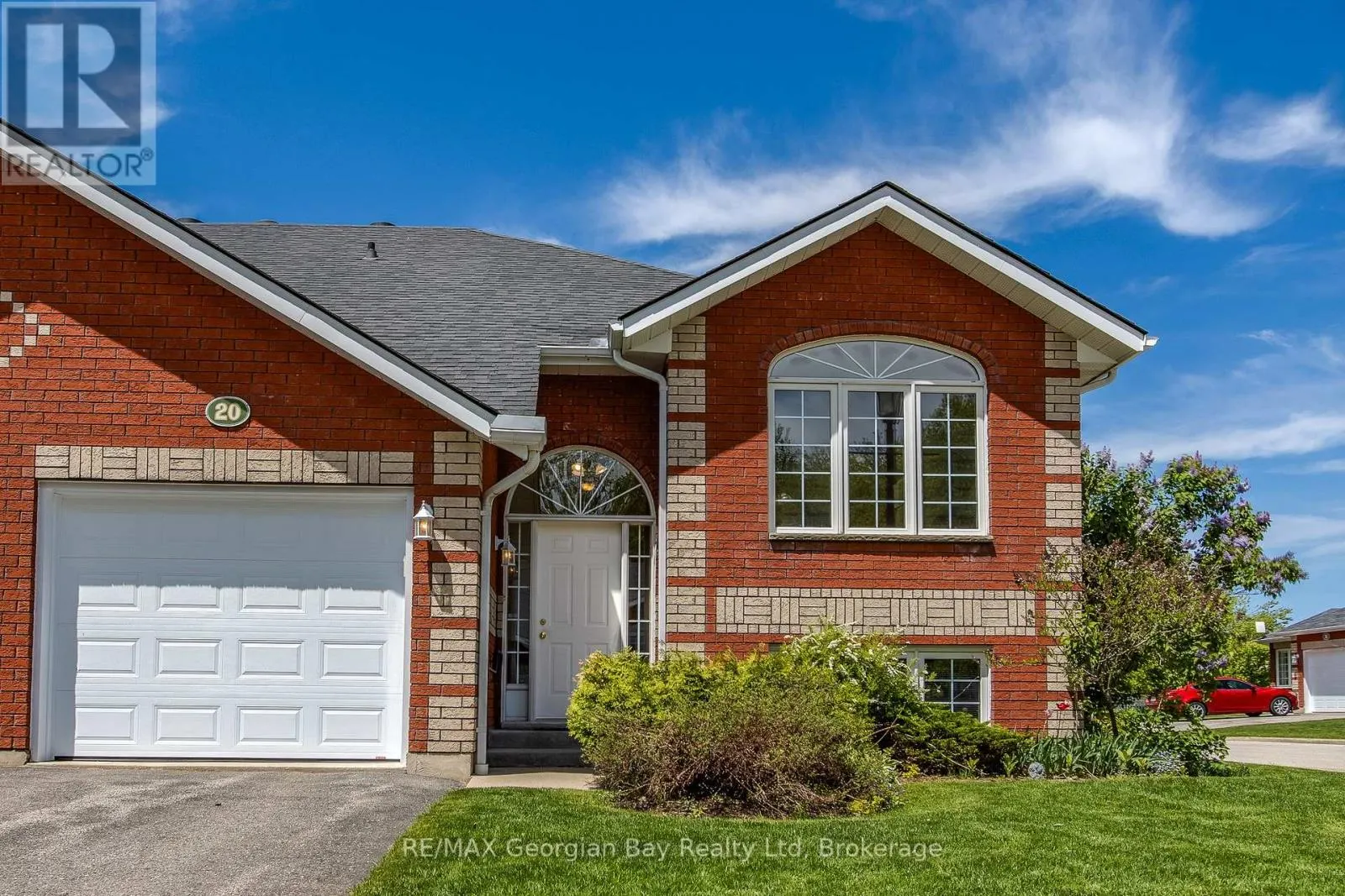 20 - 90 THOMPSON ROAD, #20
