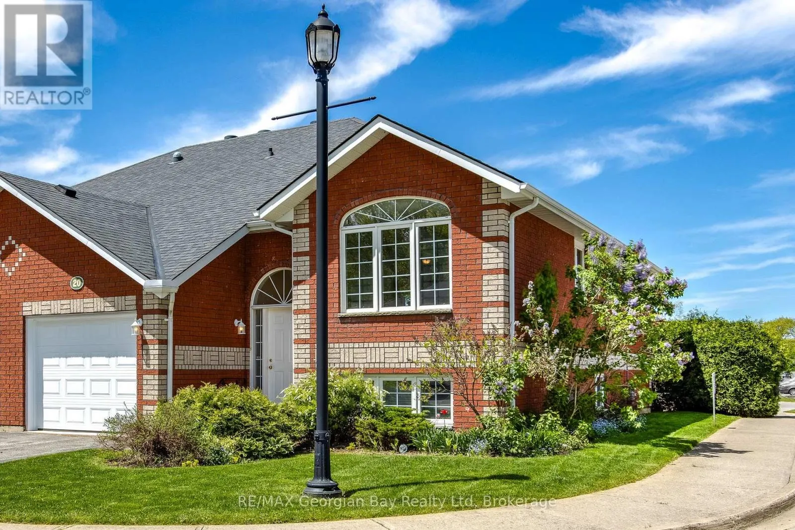 20 - 90 THOMPSON ROAD, #20