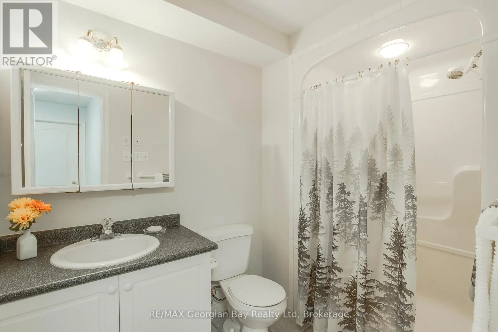 20 - 90 THOMPSON ROAD, #20