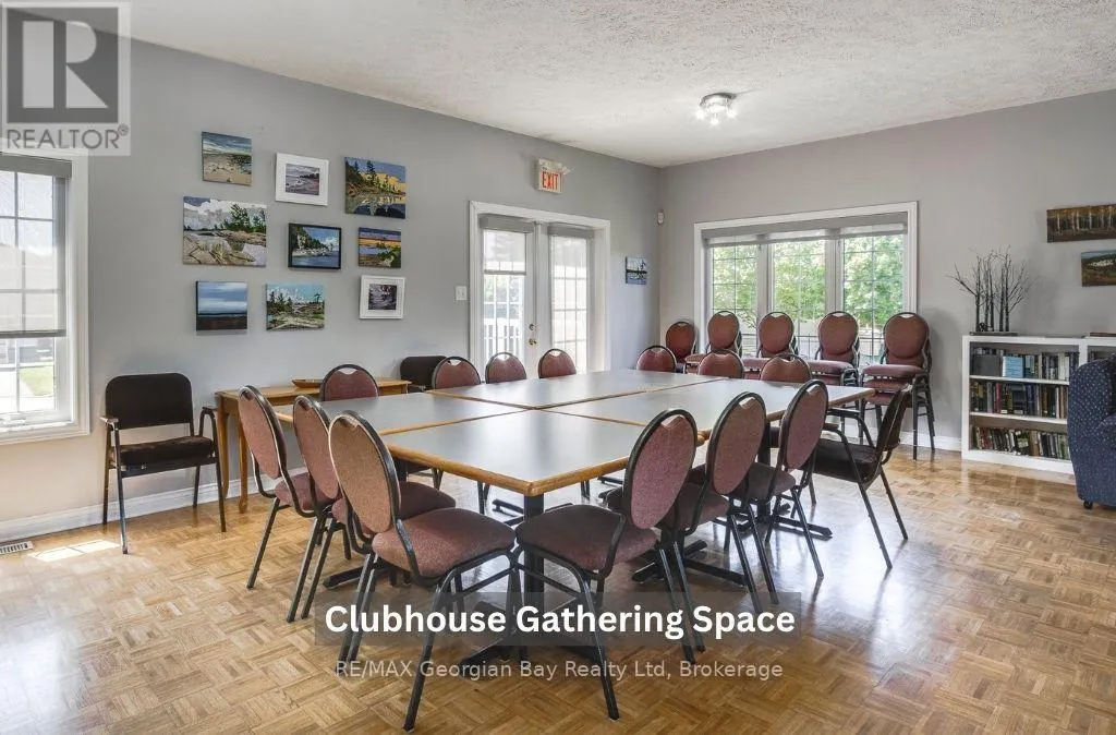 20 - 90 THOMPSON ROAD, #20