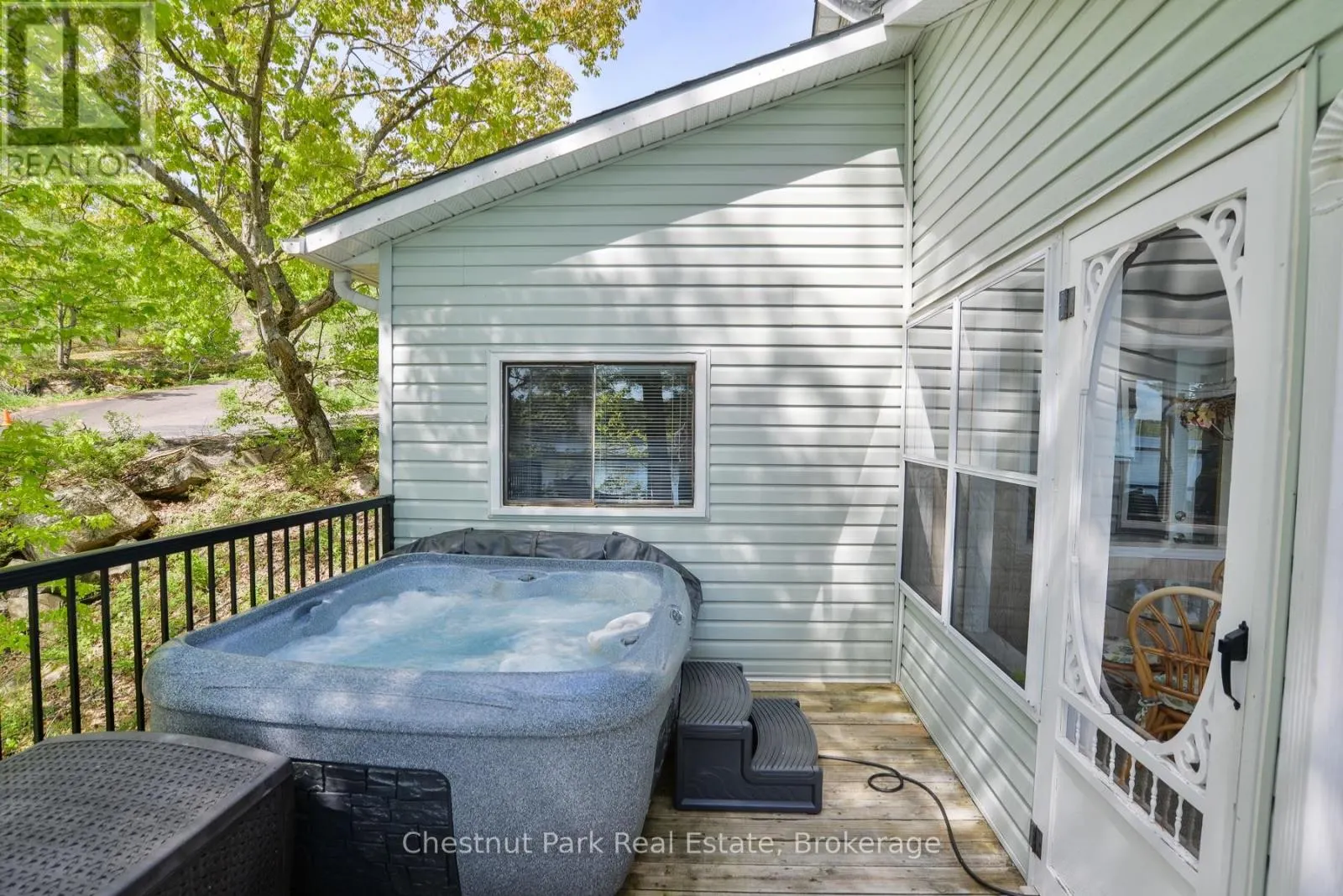 4458 RIVERVIEW DRIVE