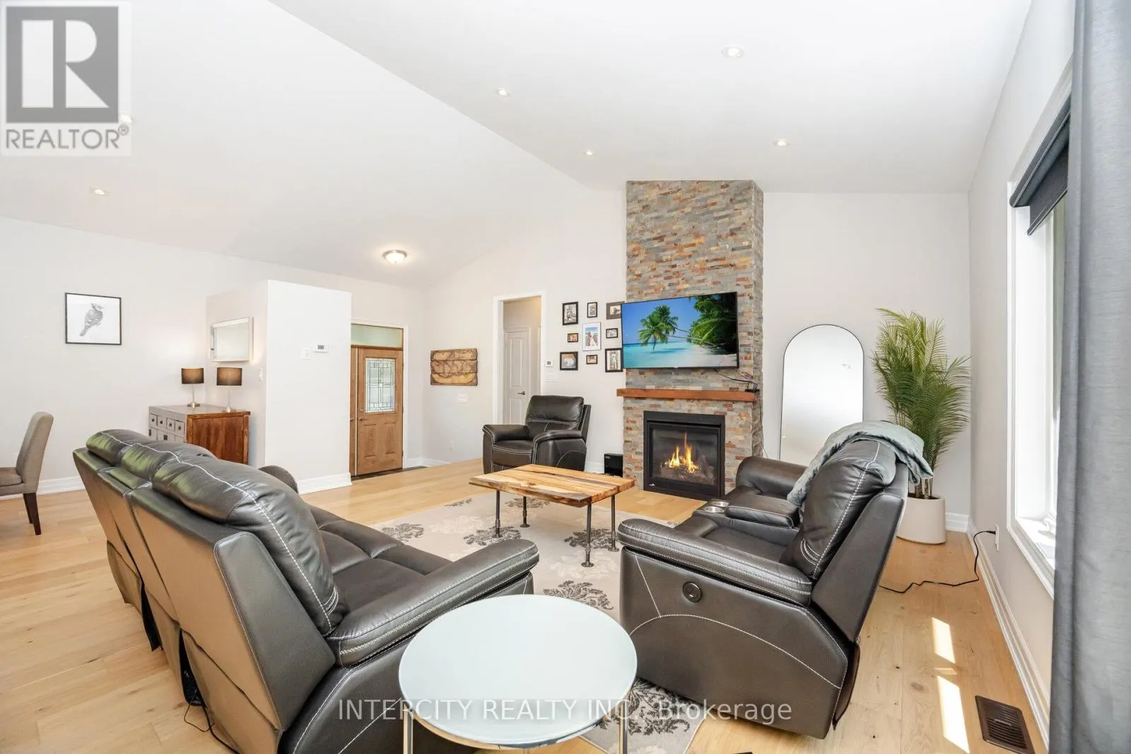 41 TALL PINES DRIVE