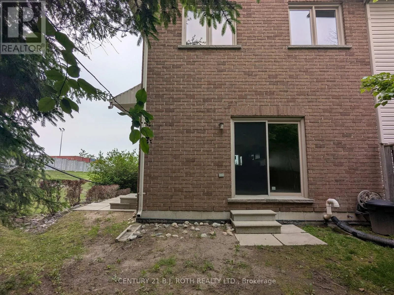 2 - 175 STANLEY STREET
