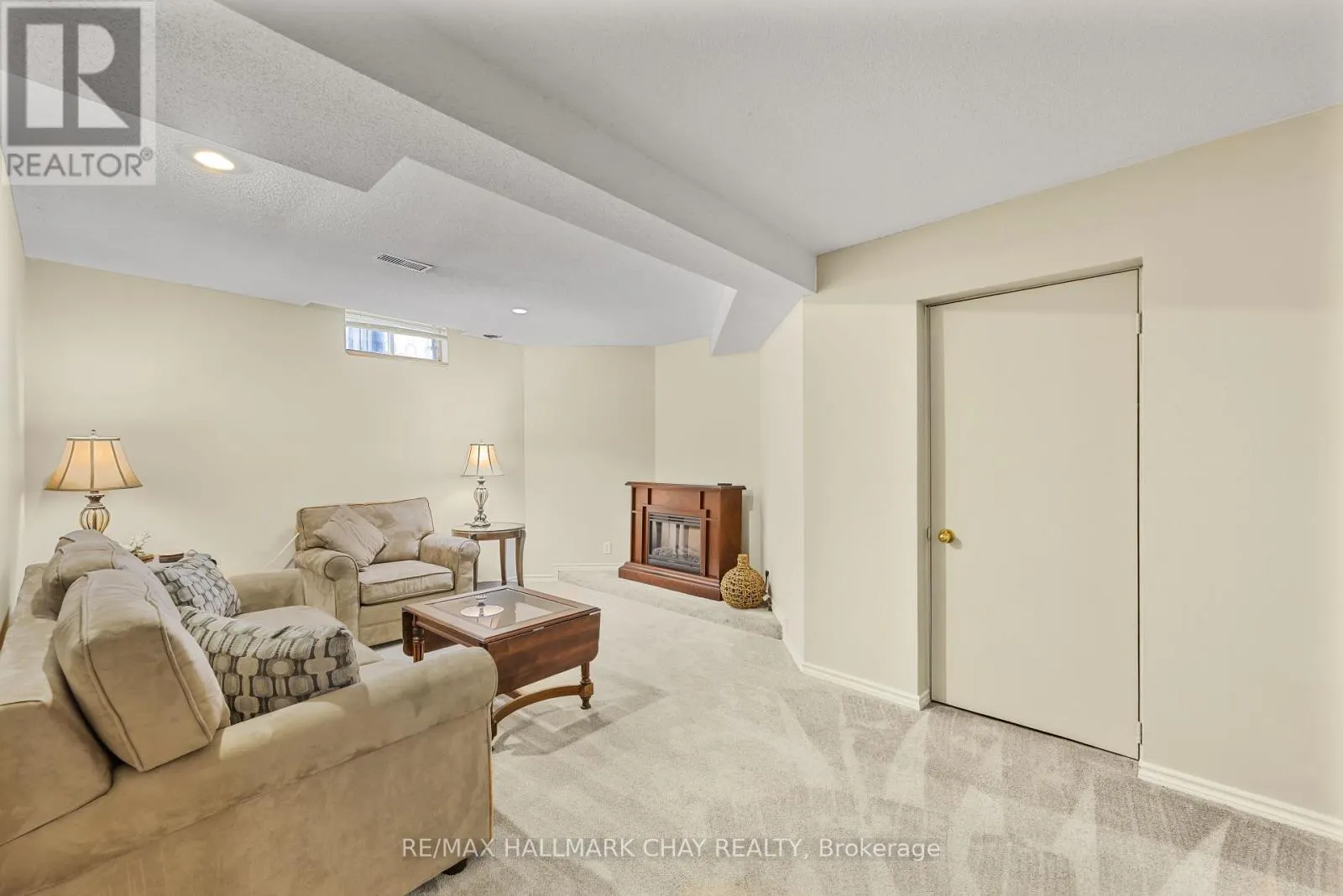 23 GRASETT CRESCENT