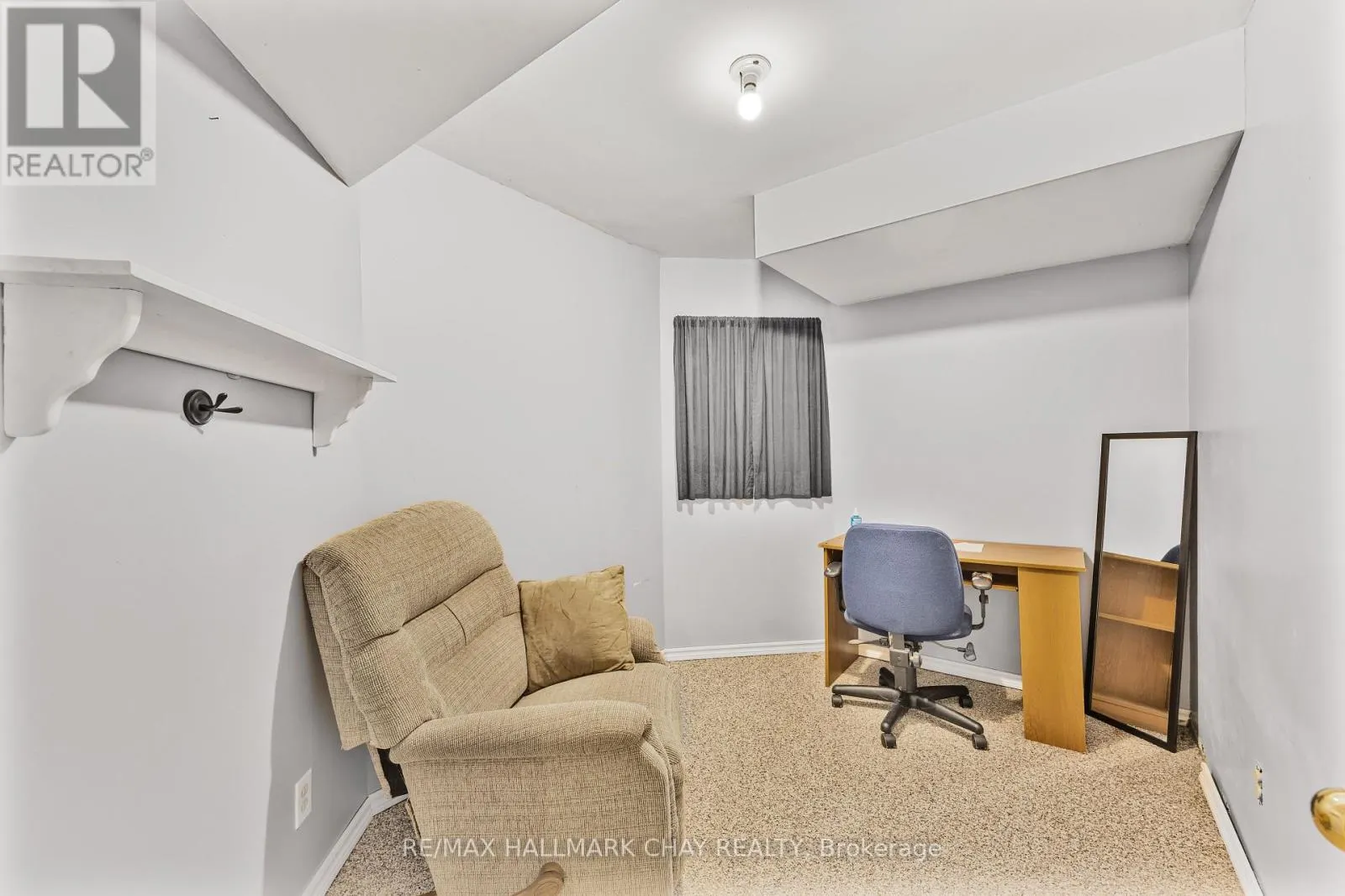 23 GRASETT CRESCENT