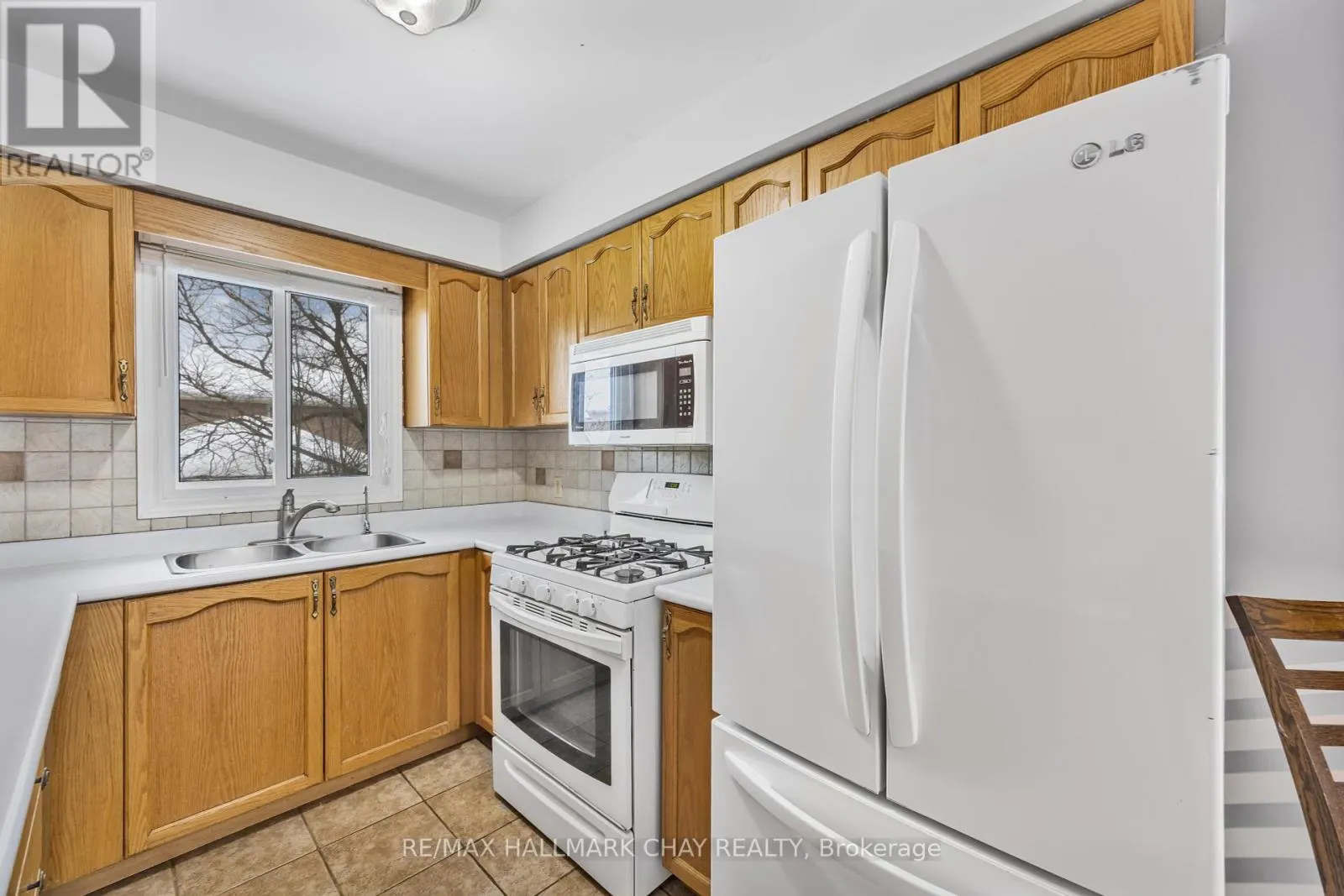 23 GRASETT CRESCENT