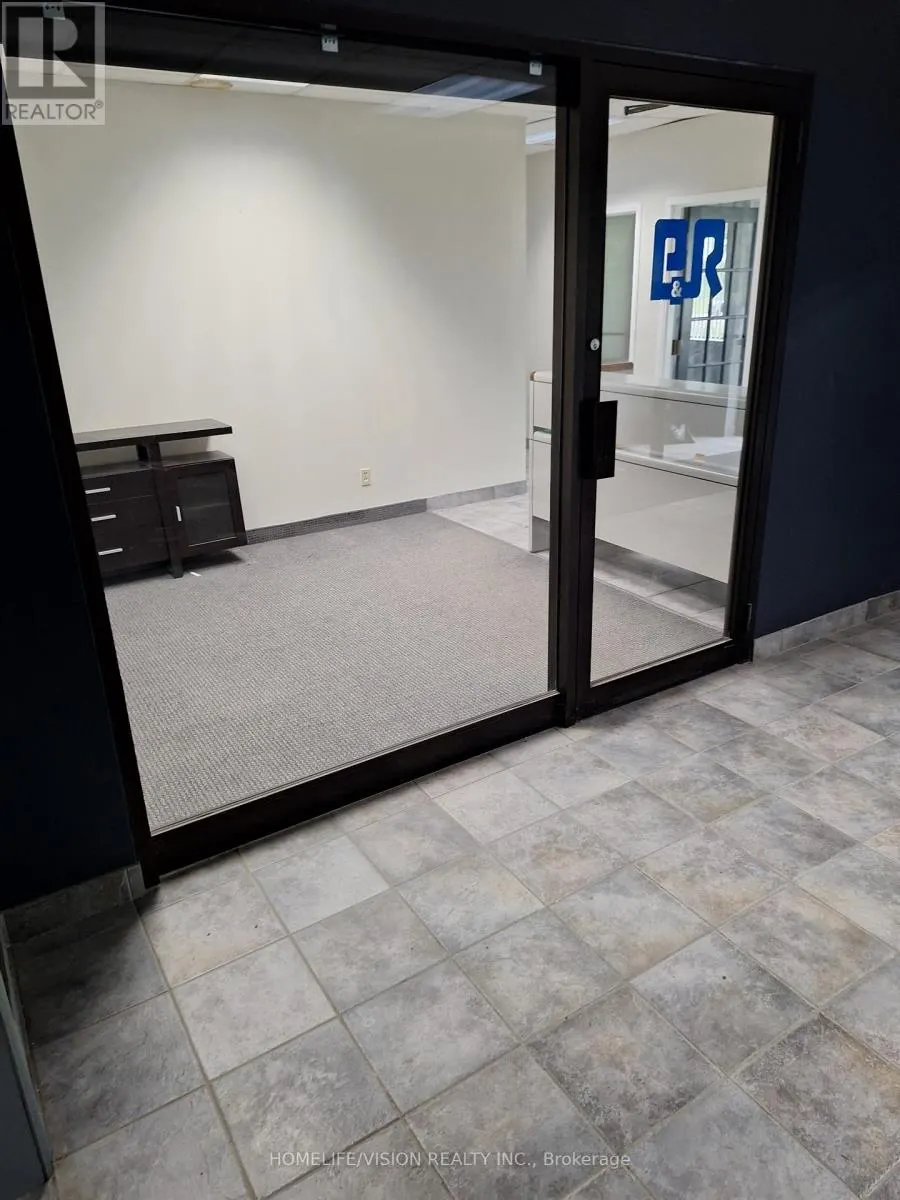 UNIT 8 - 560 ANNE STREET N
