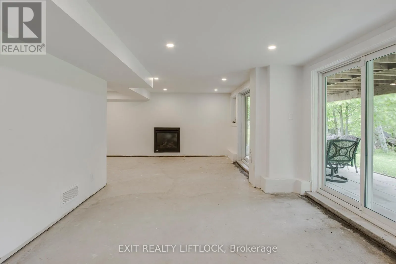 77 POLISH AVENUE