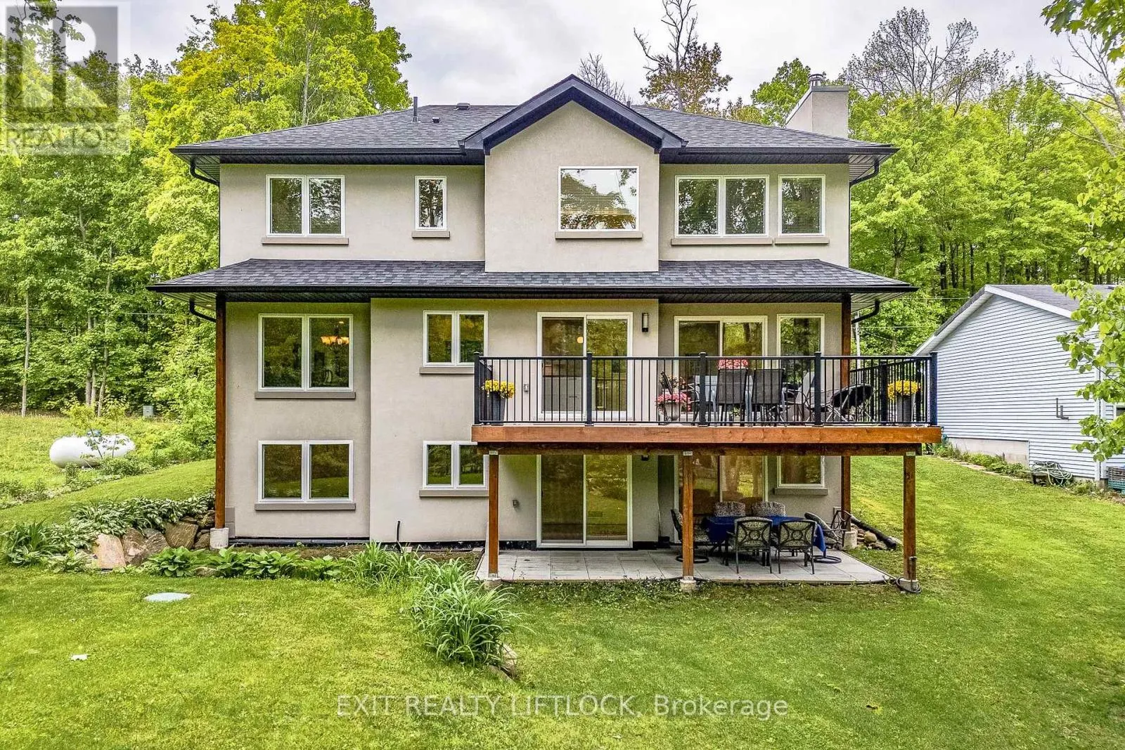 77 POLISH AVENUE