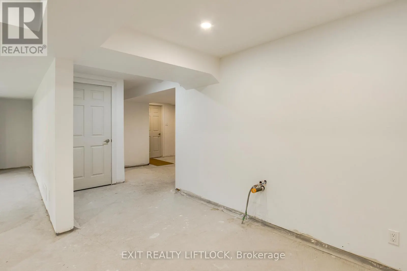 77 POLISH AVENUE