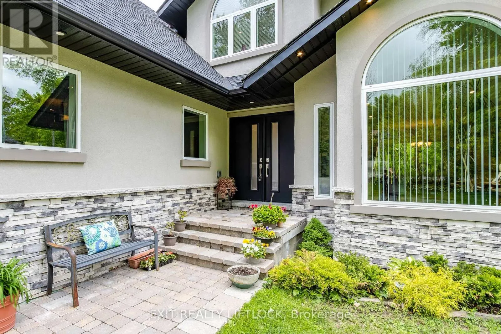 77 POLISH AVENUE