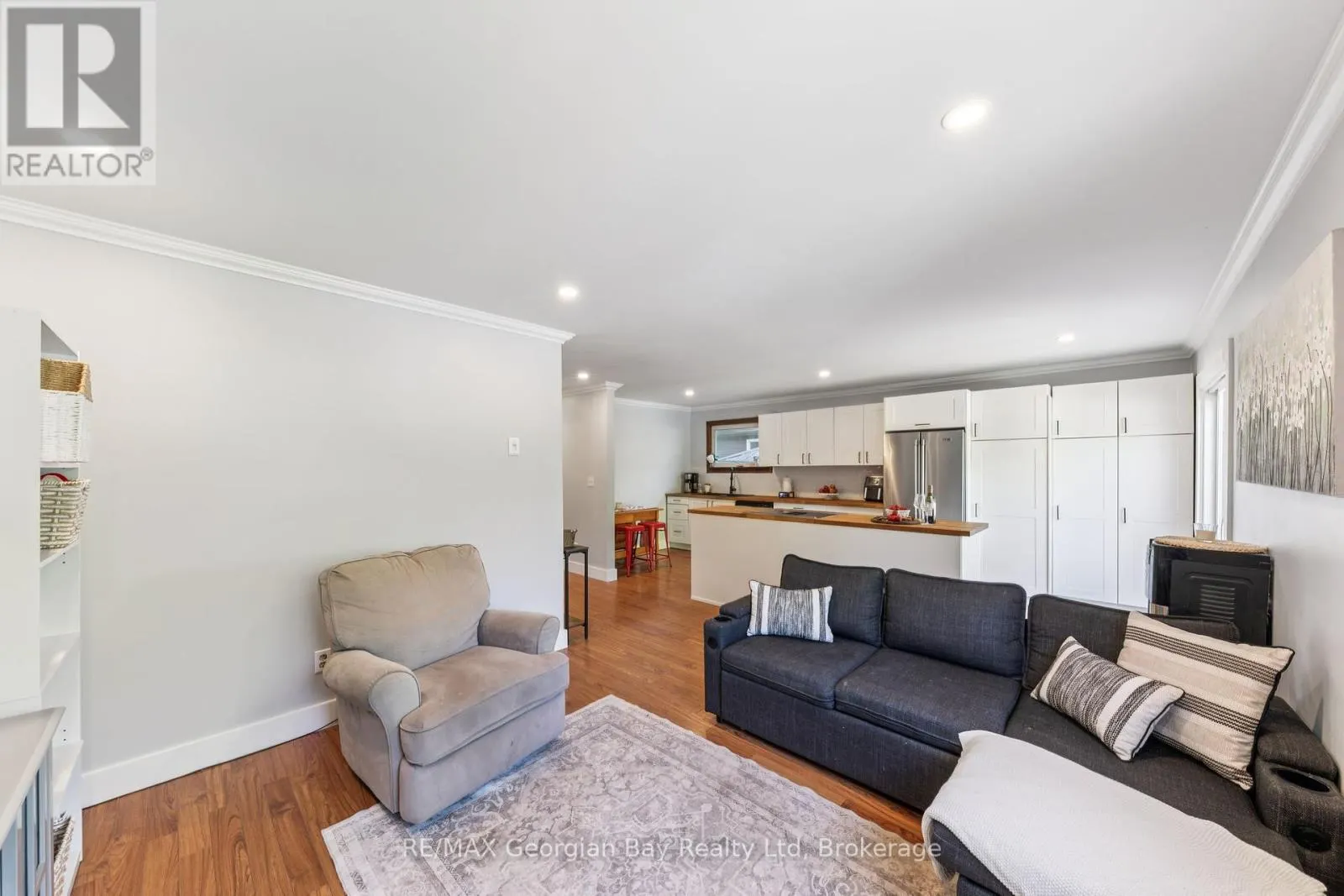 86 MCARTHUR DRIVE