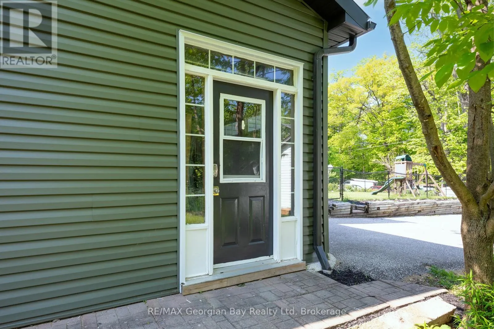 86 MCARTHUR DRIVE