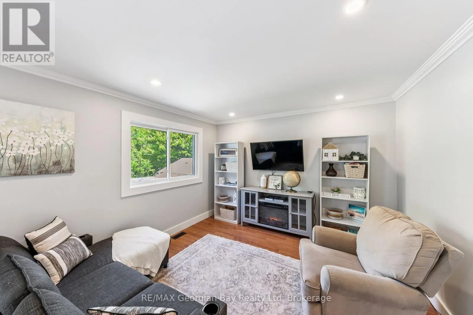 86 MCARTHUR DRIVE