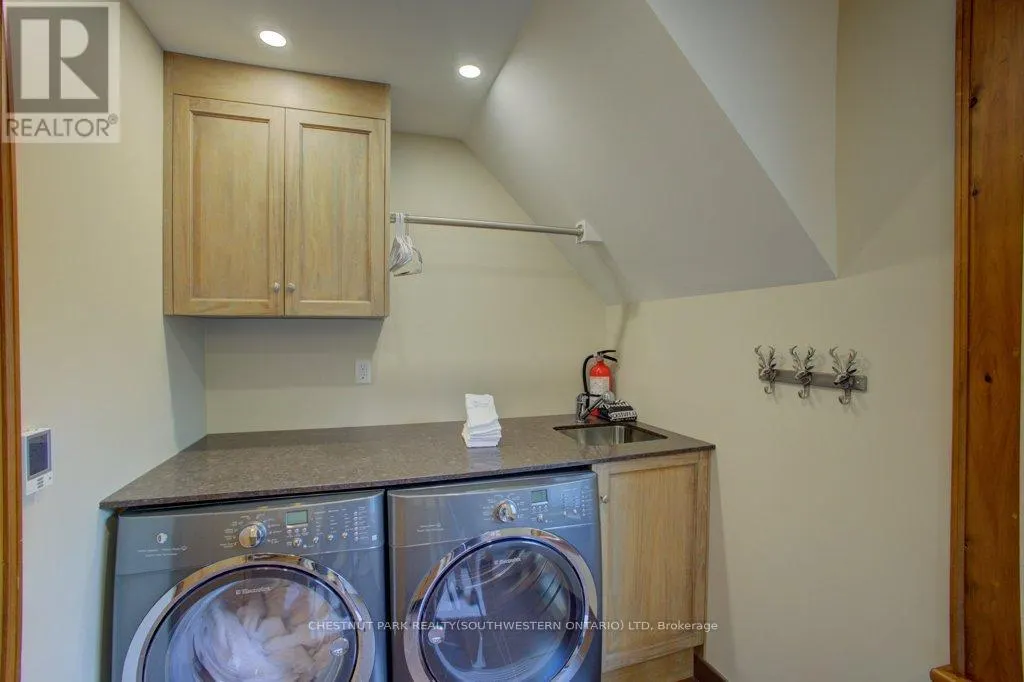 8429 POPLAR SIDE ROAD