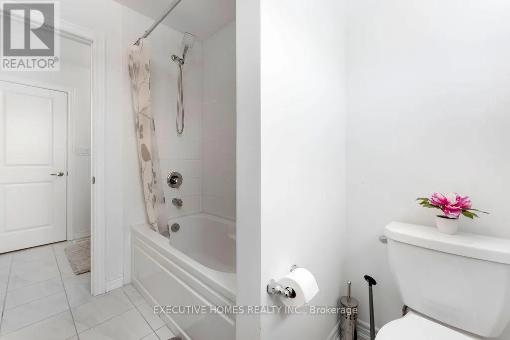 23 KINGSBURY TRAIL