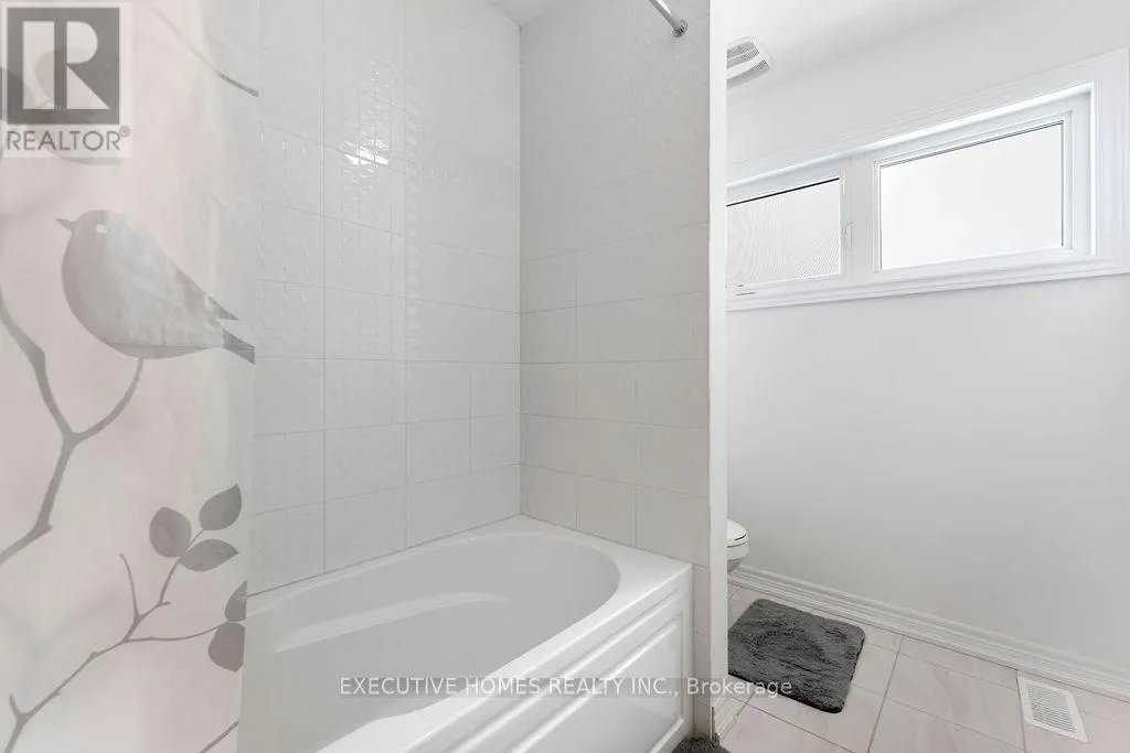 23 KINGSBURY TRAIL