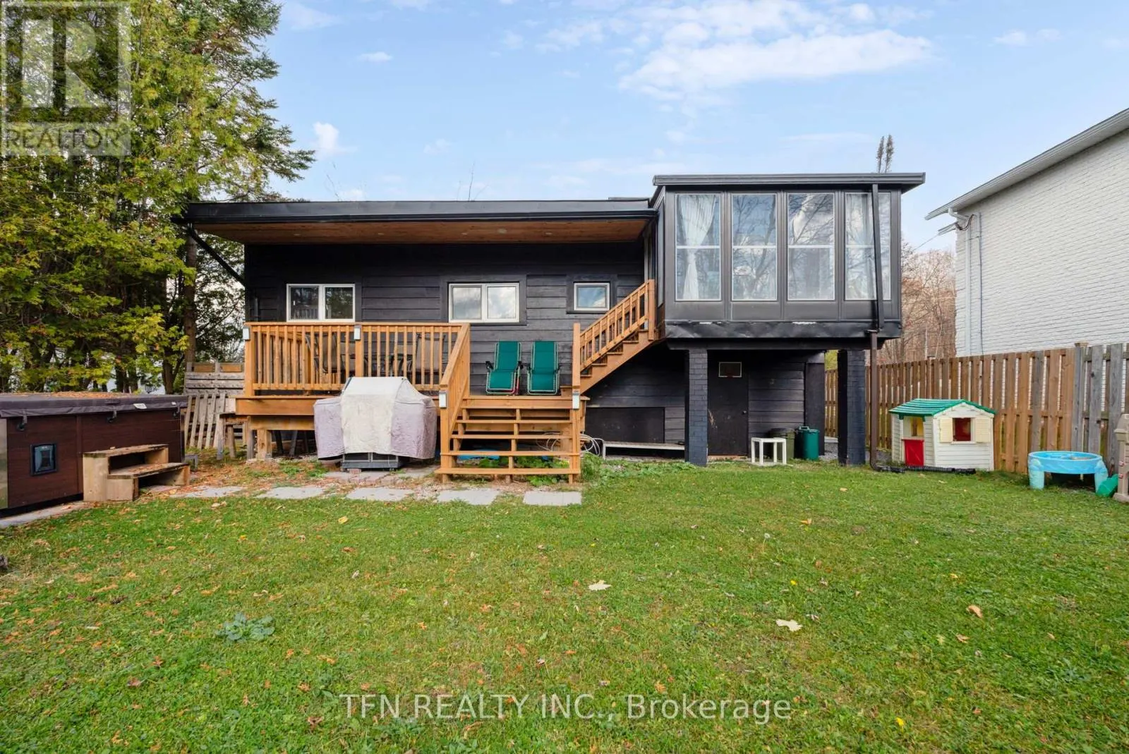 12 SCHOONER LANE