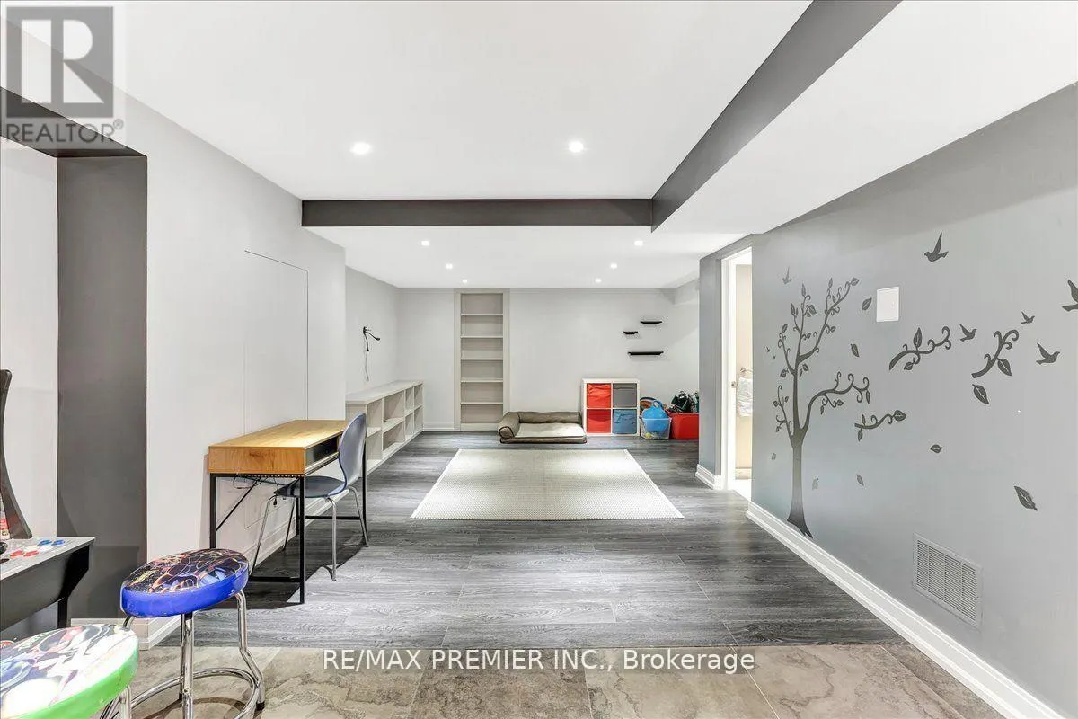 3 PEPIN COURT