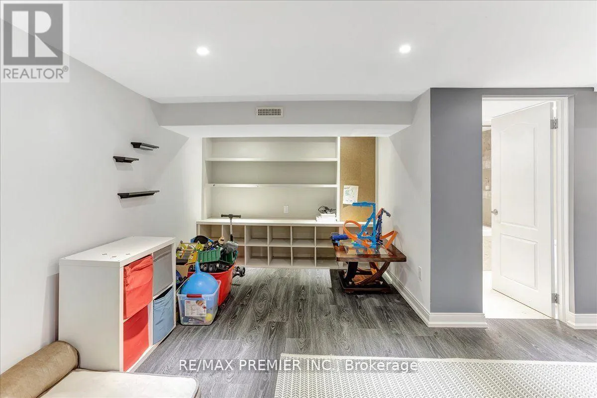 3 PEPIN COURT