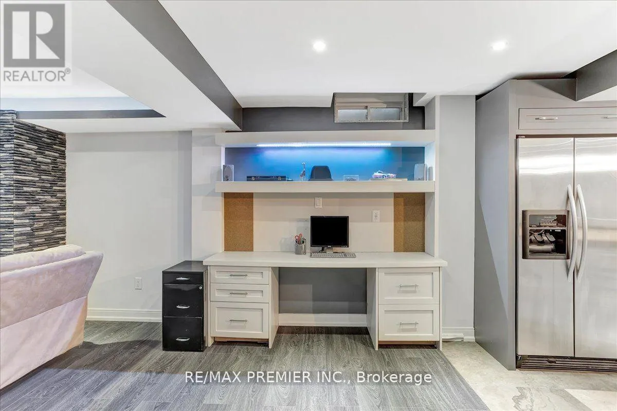 3 PEPIN COURT