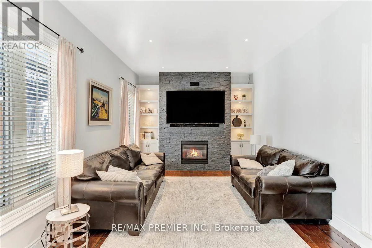 3 PEPIN COURT