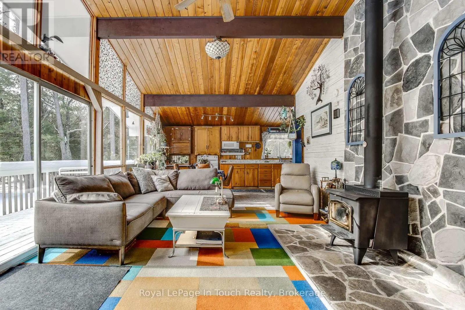 21 MOONLIGHT COURT