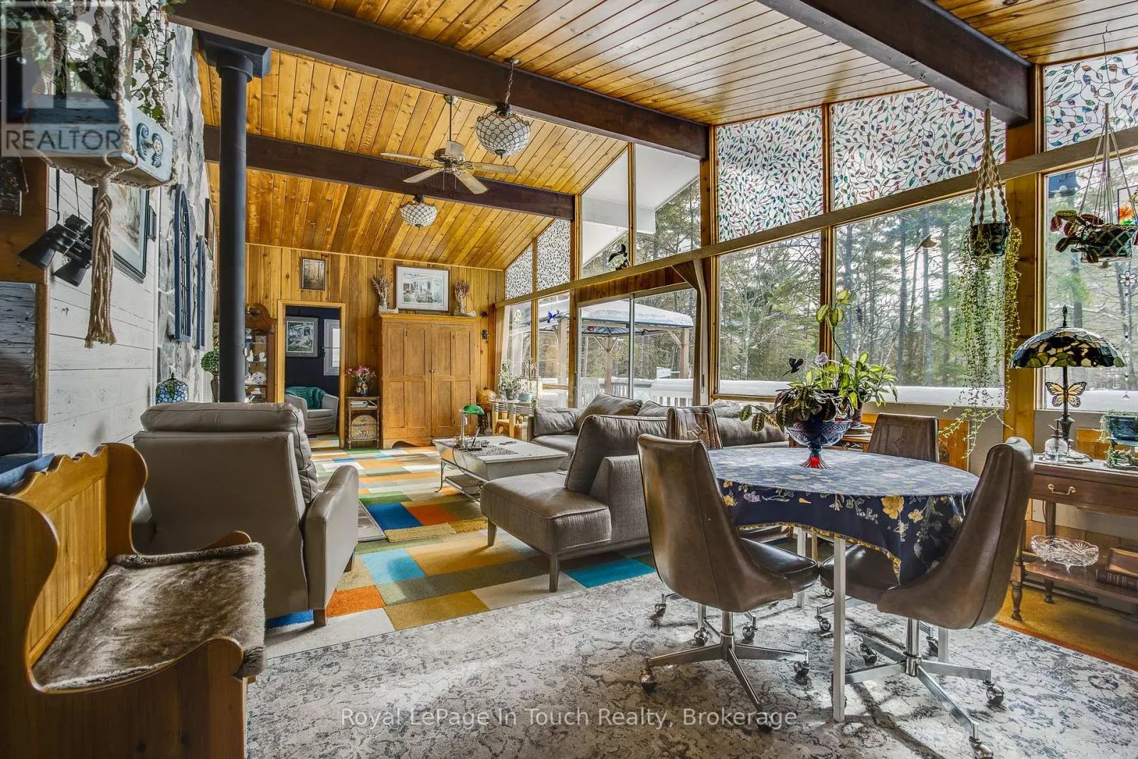 21 MOONLIGHT COURT