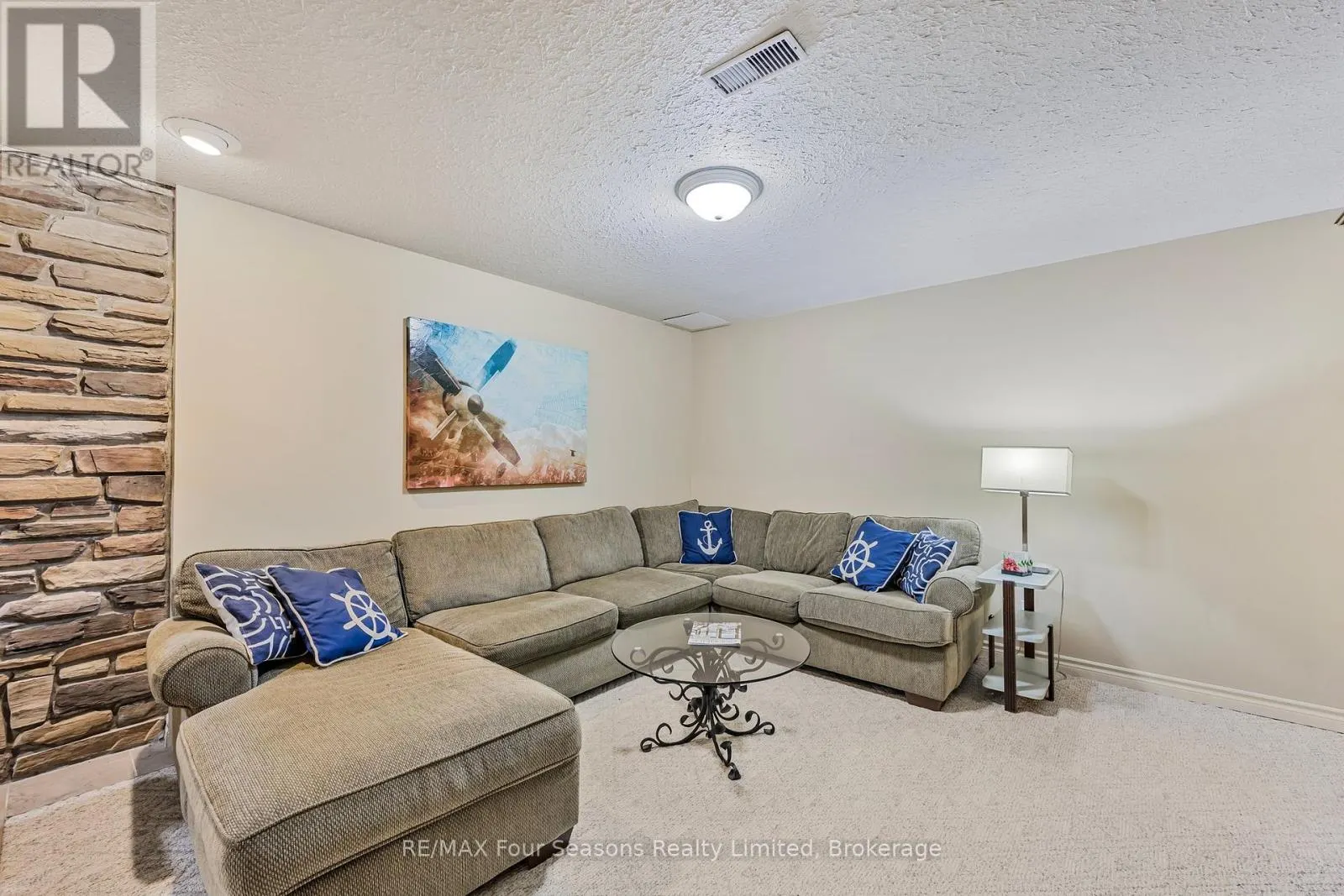 3 SYDENHAM TRAIL E