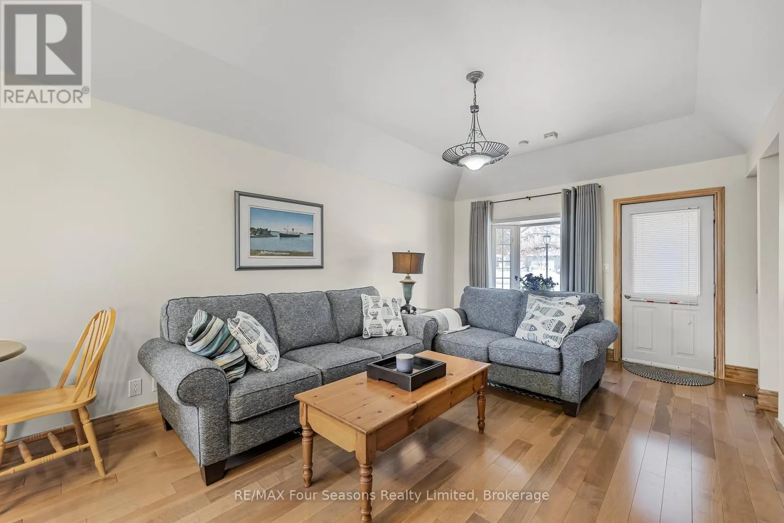 3 SYDENHAM TRAIL E
