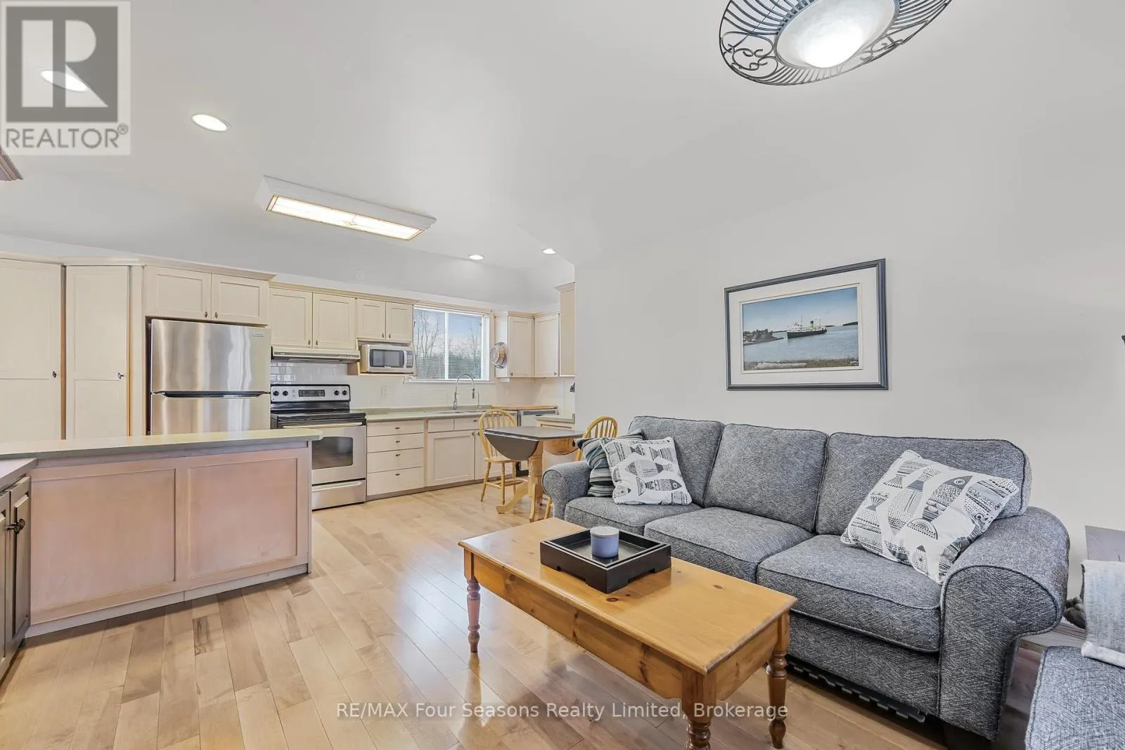 3 SYDENHAM TRAIL E