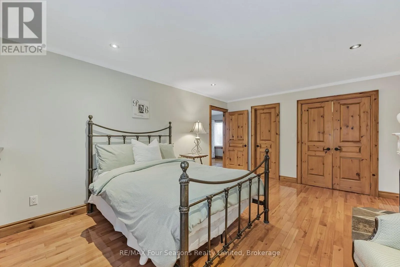 3 SYDENHAM TRAIL E