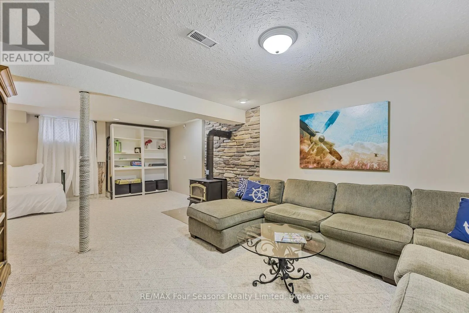 3 SYDENHAM TRAIL E