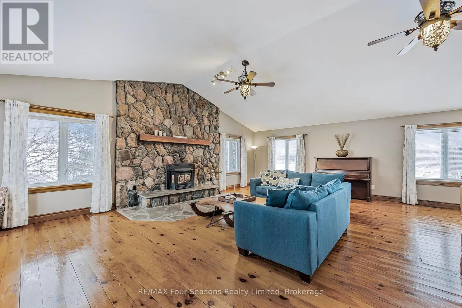 3 SYDENHAM TRAIL E